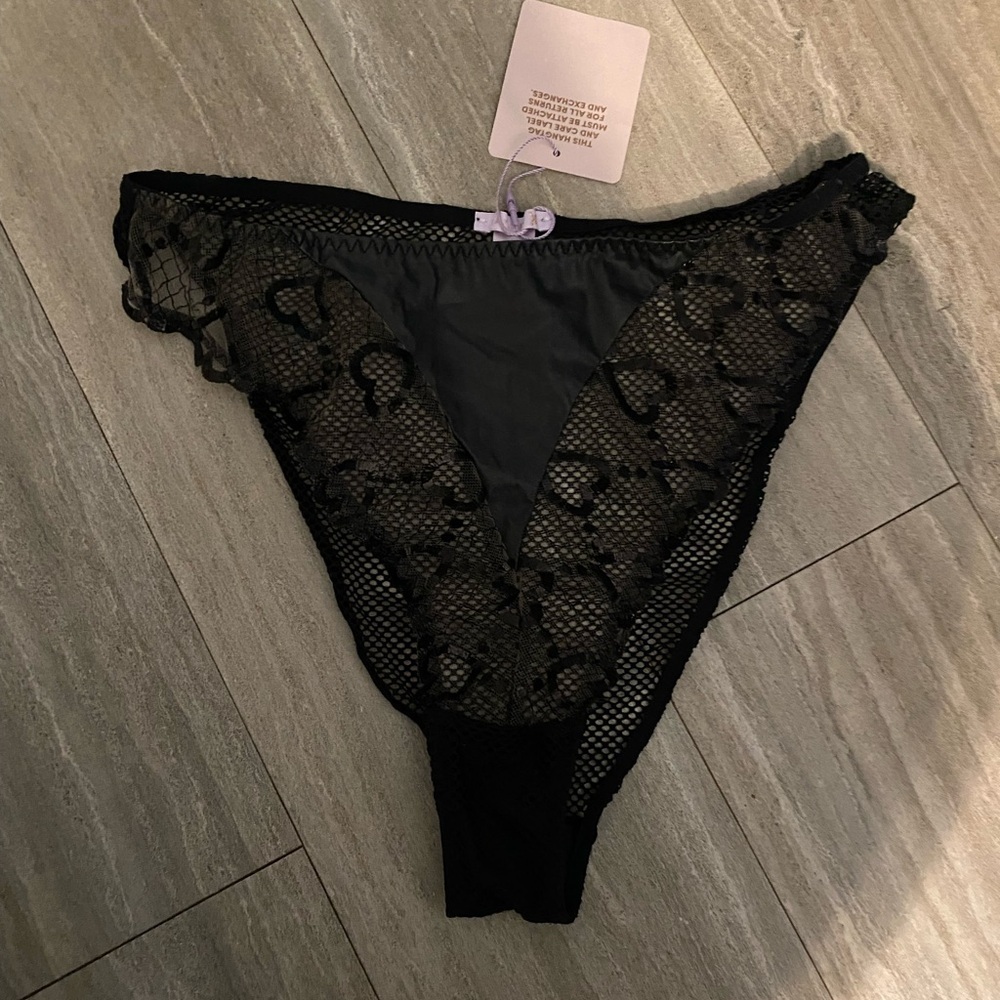 New NWT Savage X Fenty Med GLOSSY FLOSSY BRAZILIAN Black Panties Rihanna Heart - Picture 4 of 8